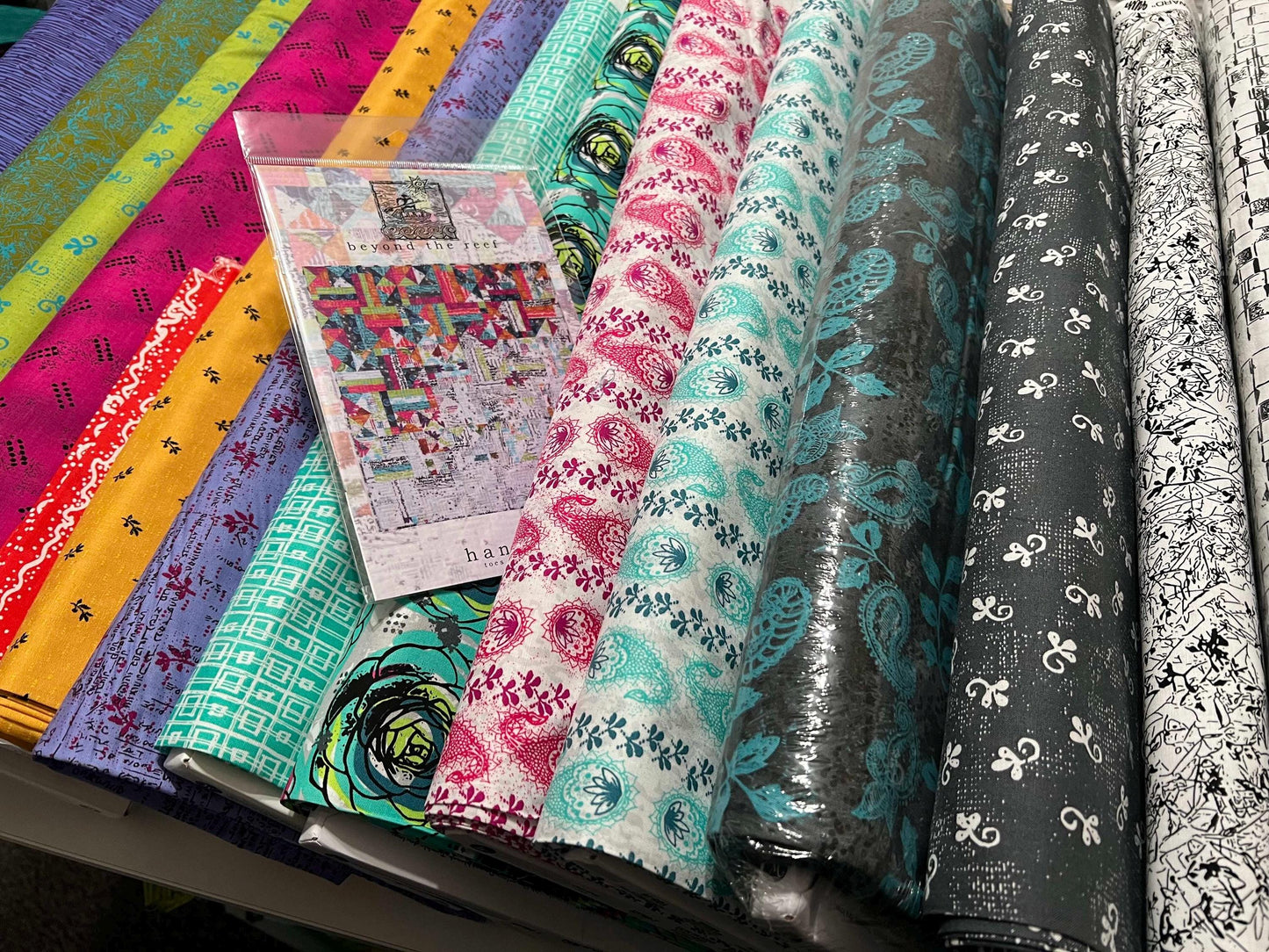 Hang Ten quilt kit Ombre fabrics Natalie Barnes beyond the reef patterns