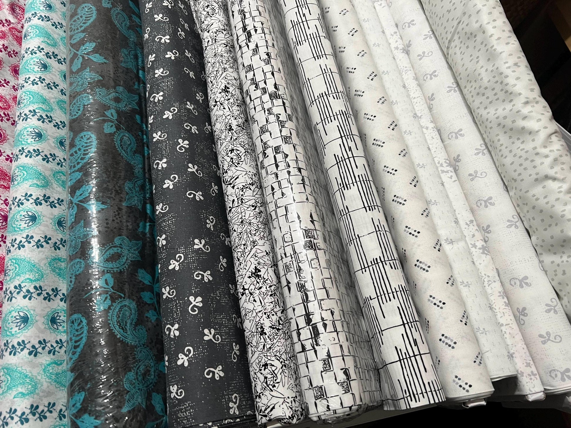 Hang Ten quilt kit Ombre fabrics Natalie Barnes beyond the reef patterns