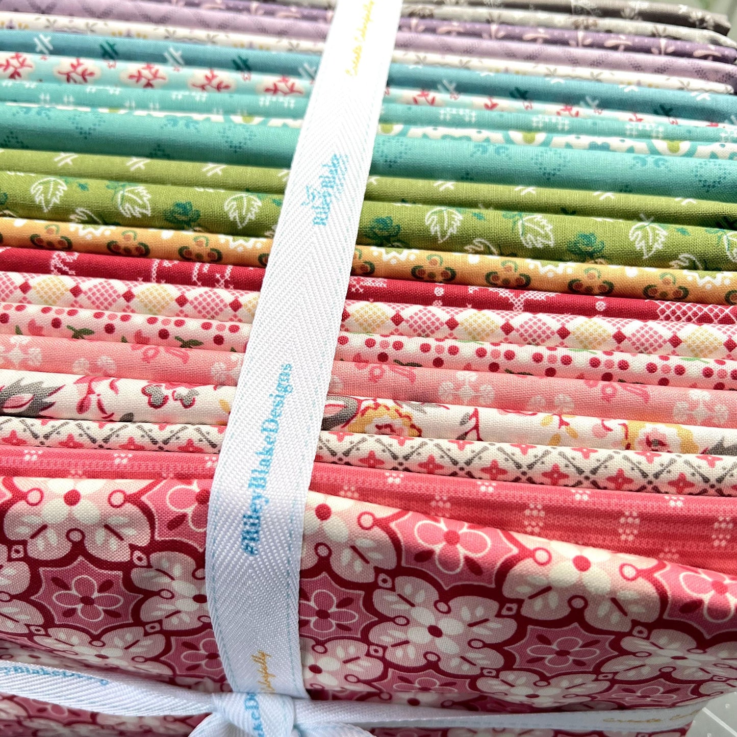 Lori Holt Piece and Plenty fabric 1 yard Bundle 21 prints Quilting Cotton