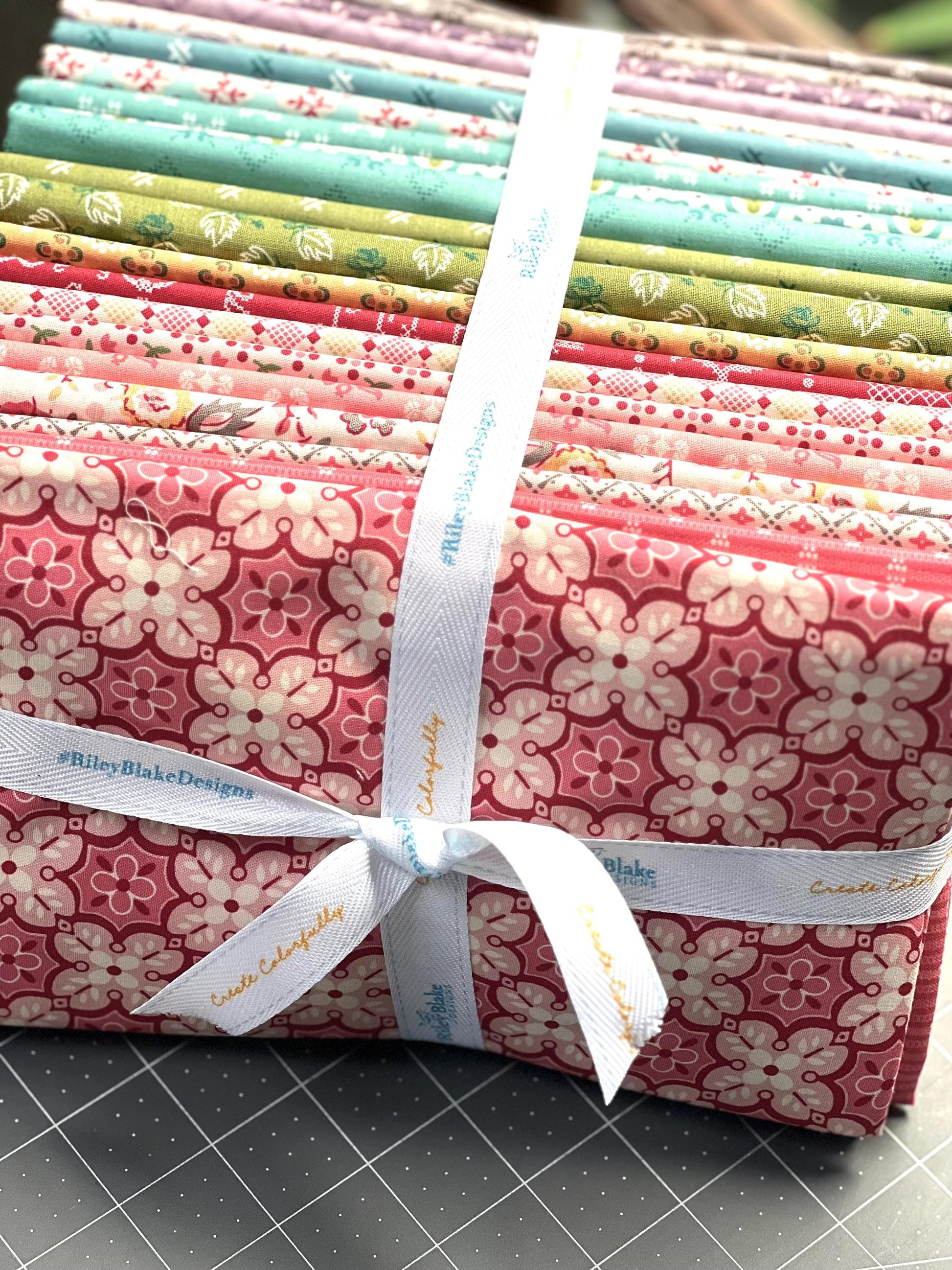 Lori Holt Piece and Plenty fabric 1 yard Bundle 21 prints Quilting Cotton