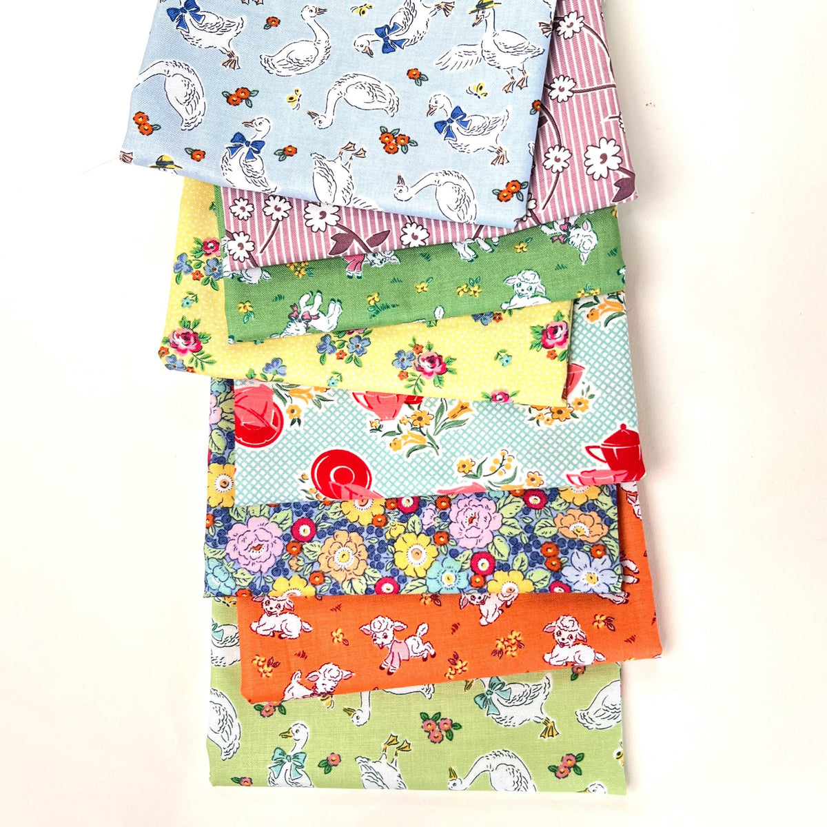 Traditional 30's and some Lori Holt EIGHT fat quarters quilting cotton
